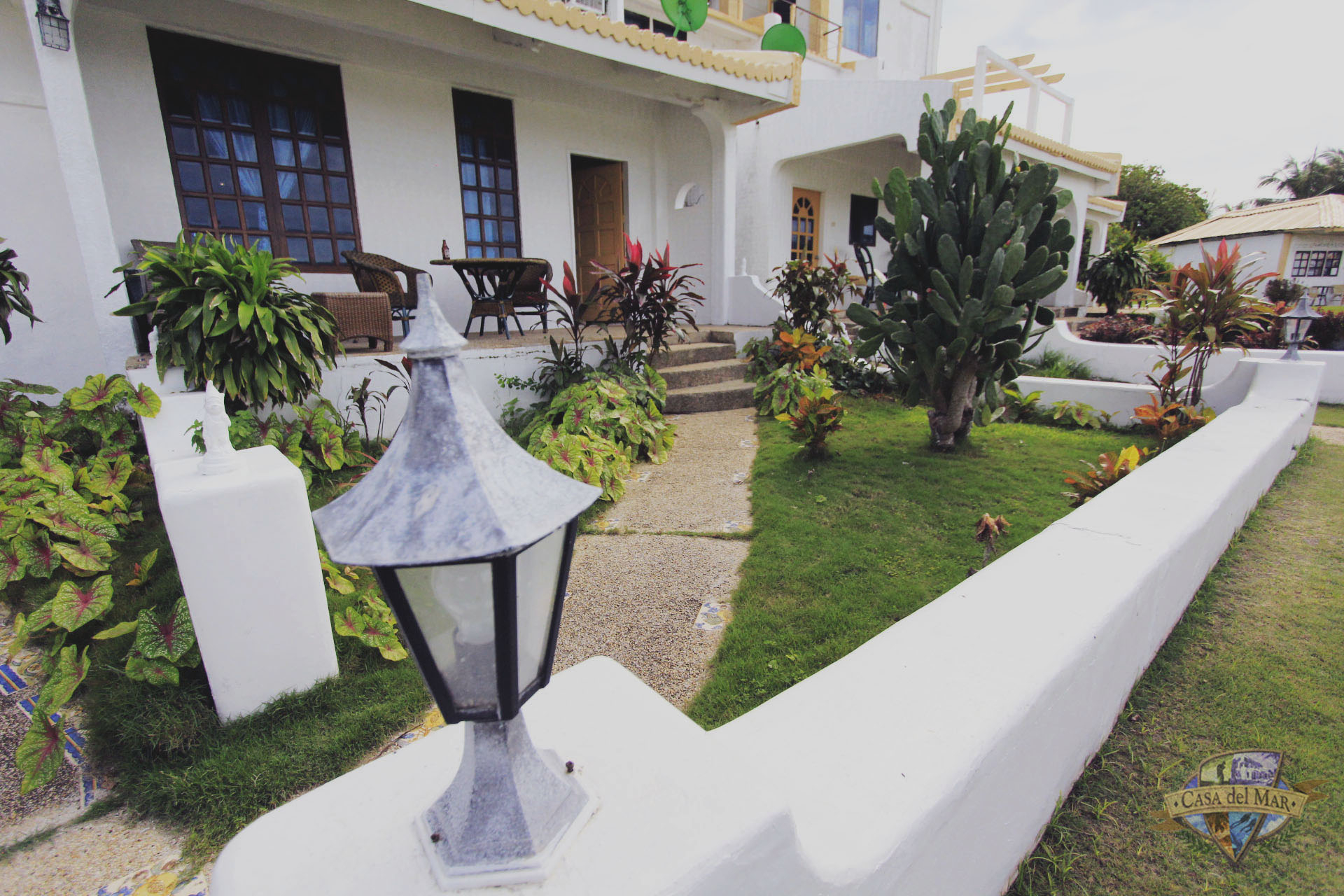 Exterior & Views