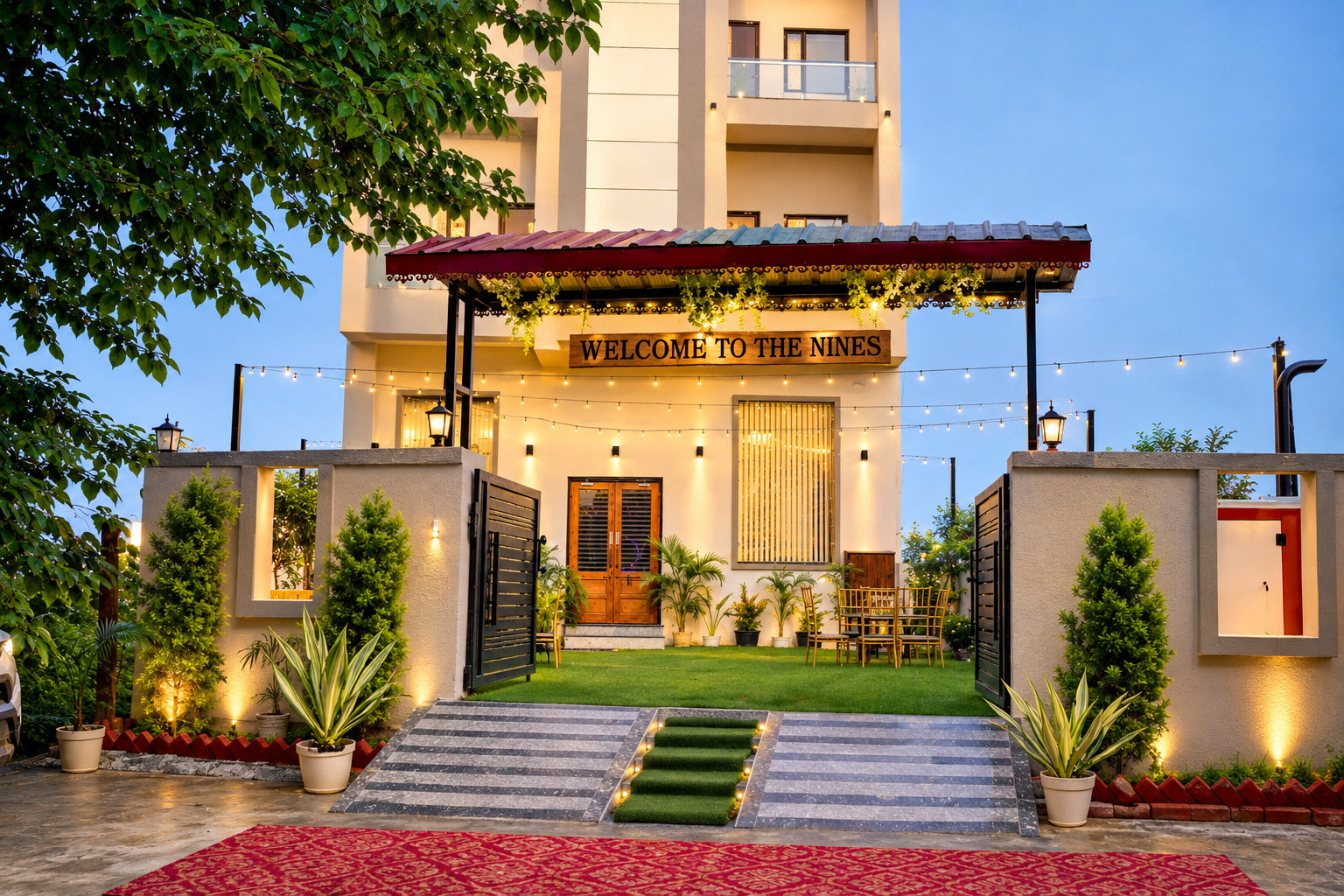 Exterior & Views