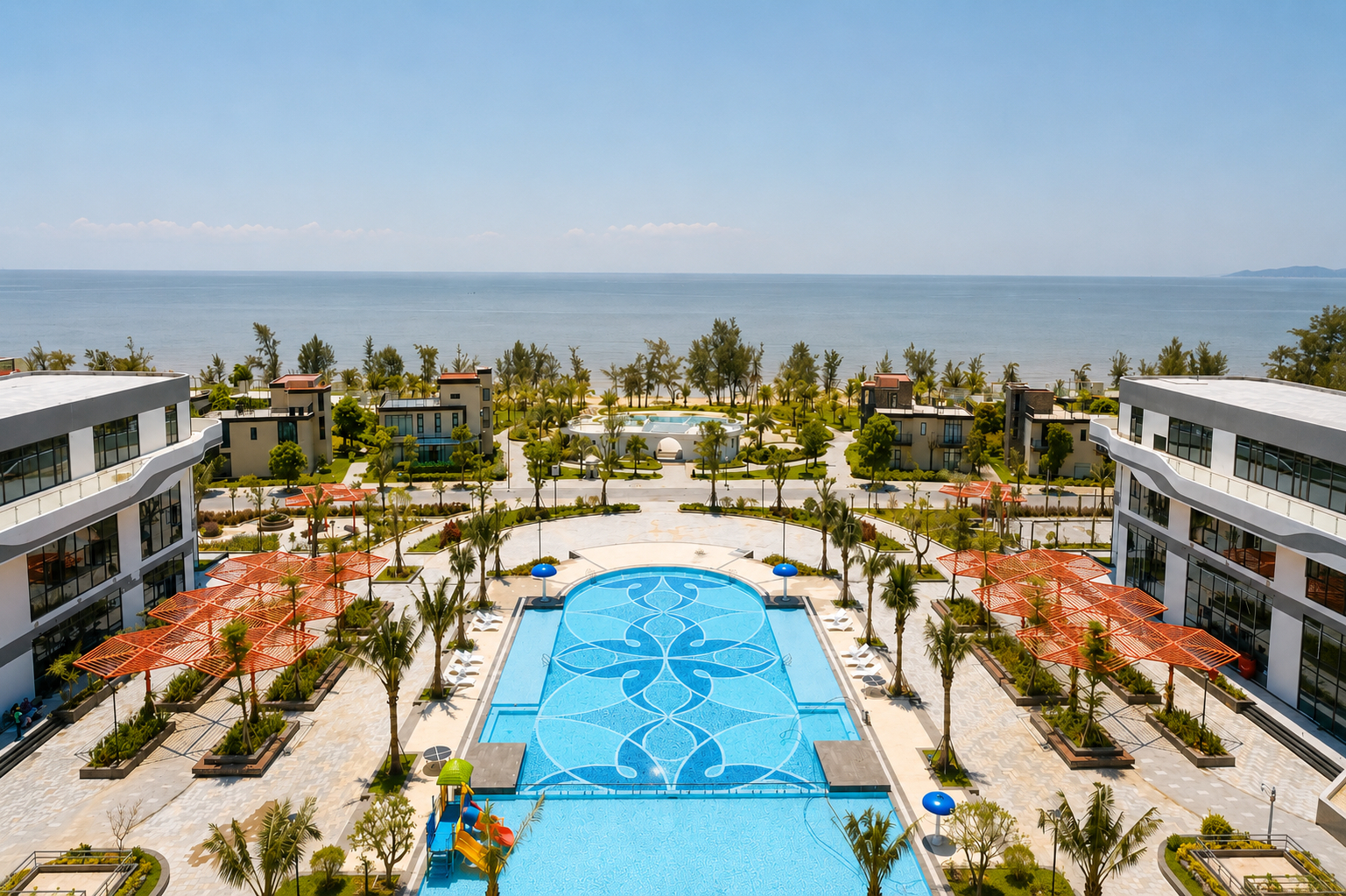 Swimming pool [outdoor] 5, Tra Co Long Beach Hotel & Resort, Móng Cái