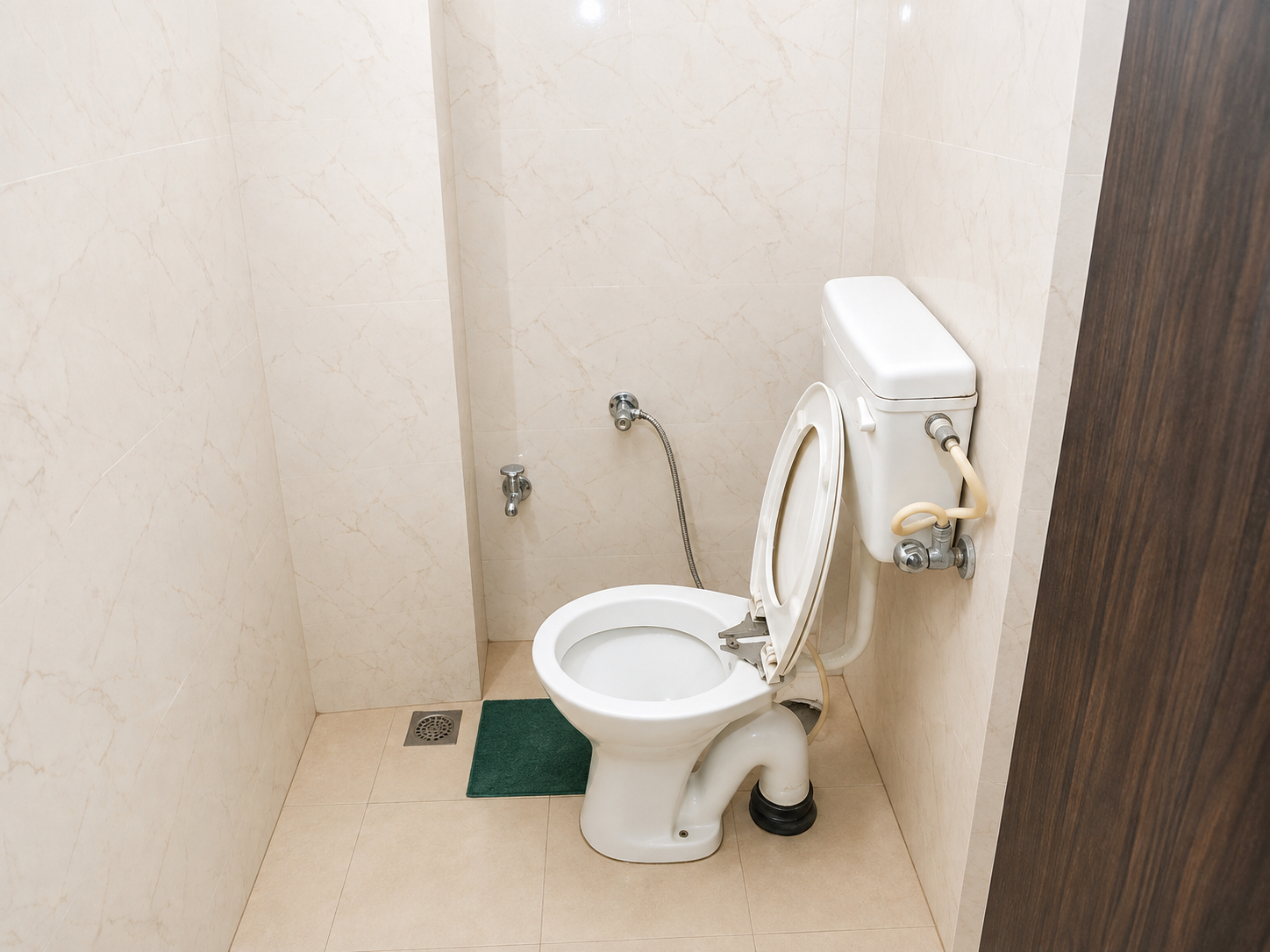 Bathroom, Goroomgo Kashi Inn Near Cantt Railway Station Varanasi, Varanasi