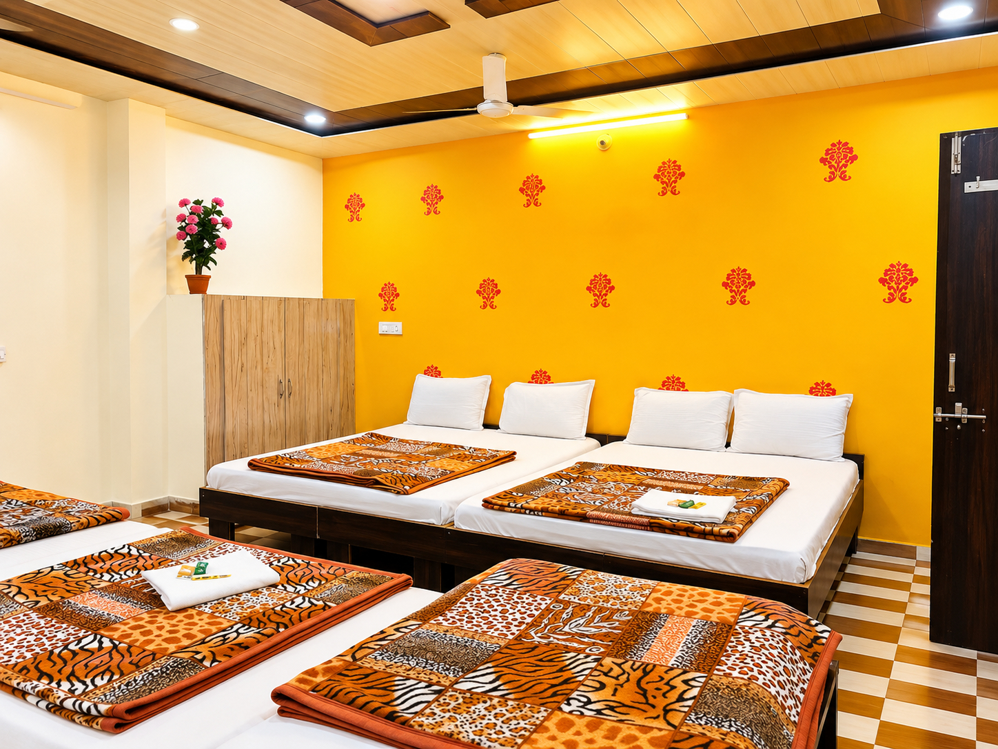 Food & Drinks, Goroomgo Mahakal Vishram Ujjain, Ujjain