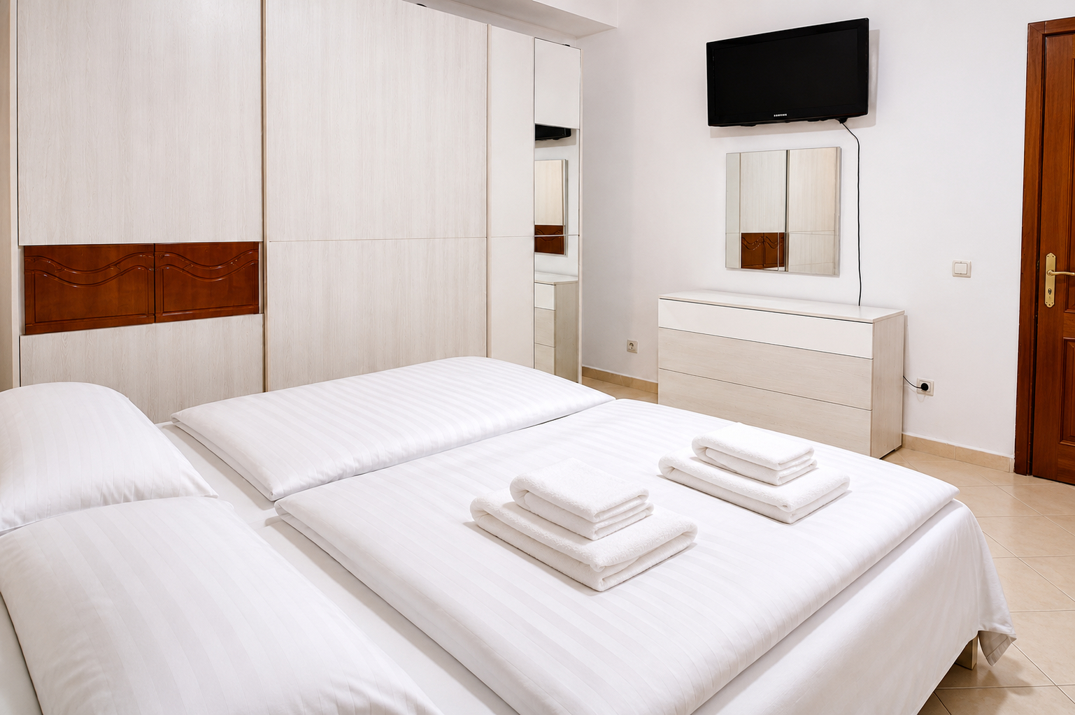 Bedroom 2, Saranda 55, Sarandës