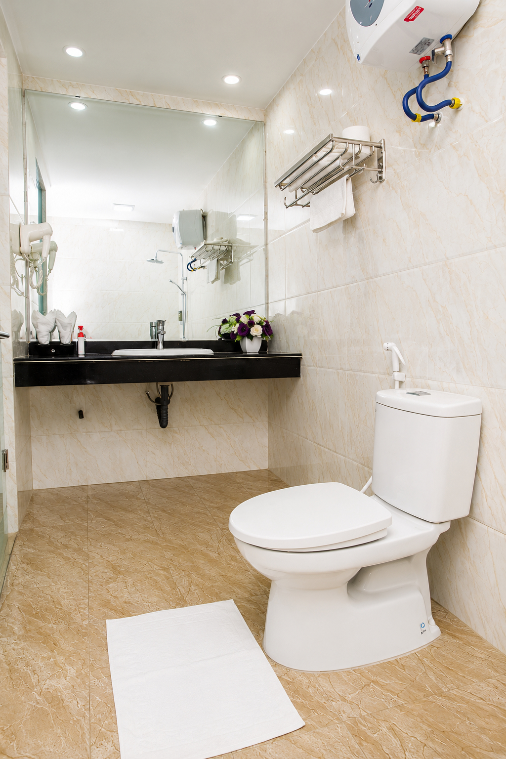 Bathroom, Hoa Phuong Hotel., Ngô Quyền