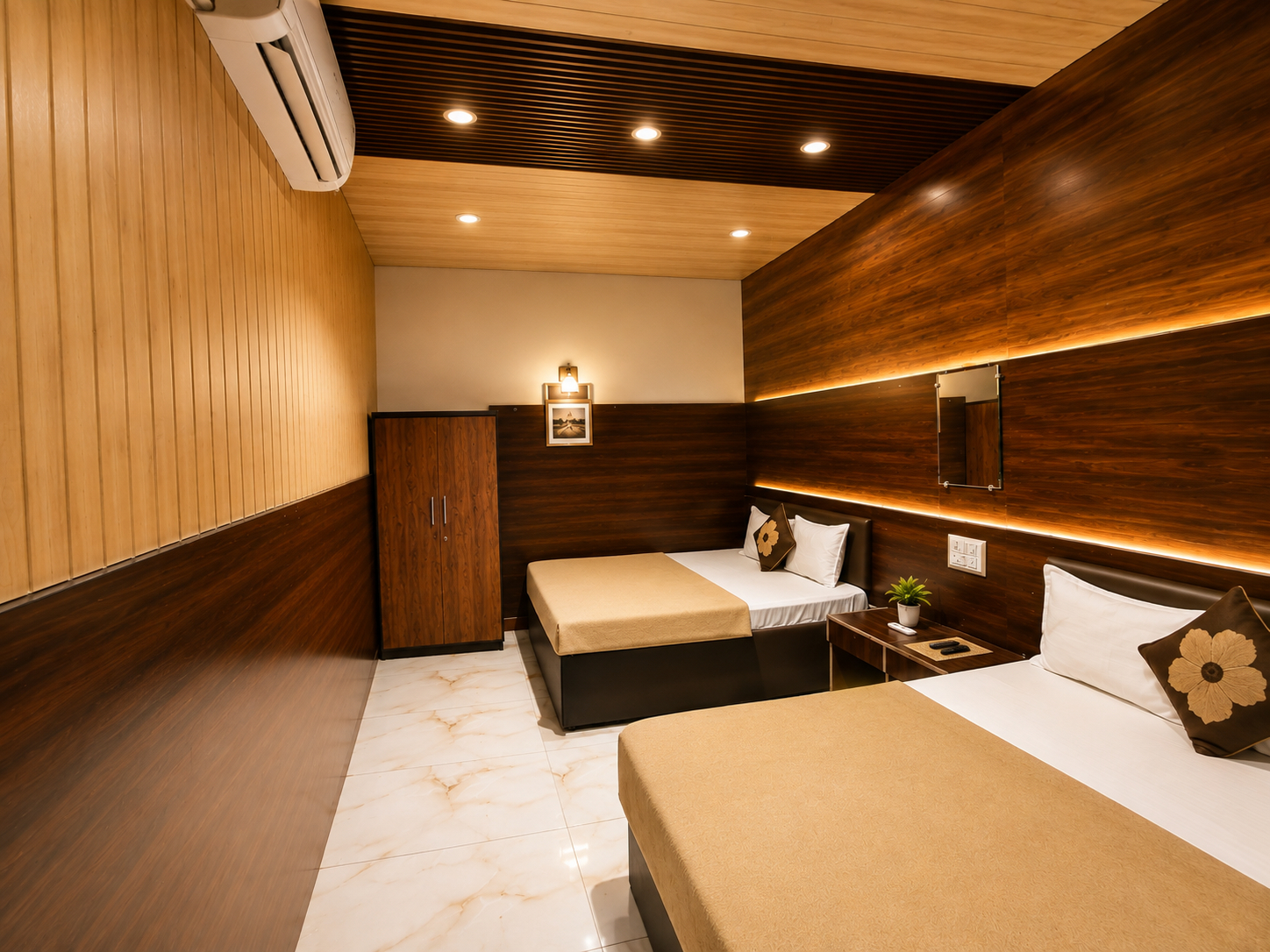 Others 4, HOTEL OM PALACE NEAR MAHANKAL MANDIR, Ujjain