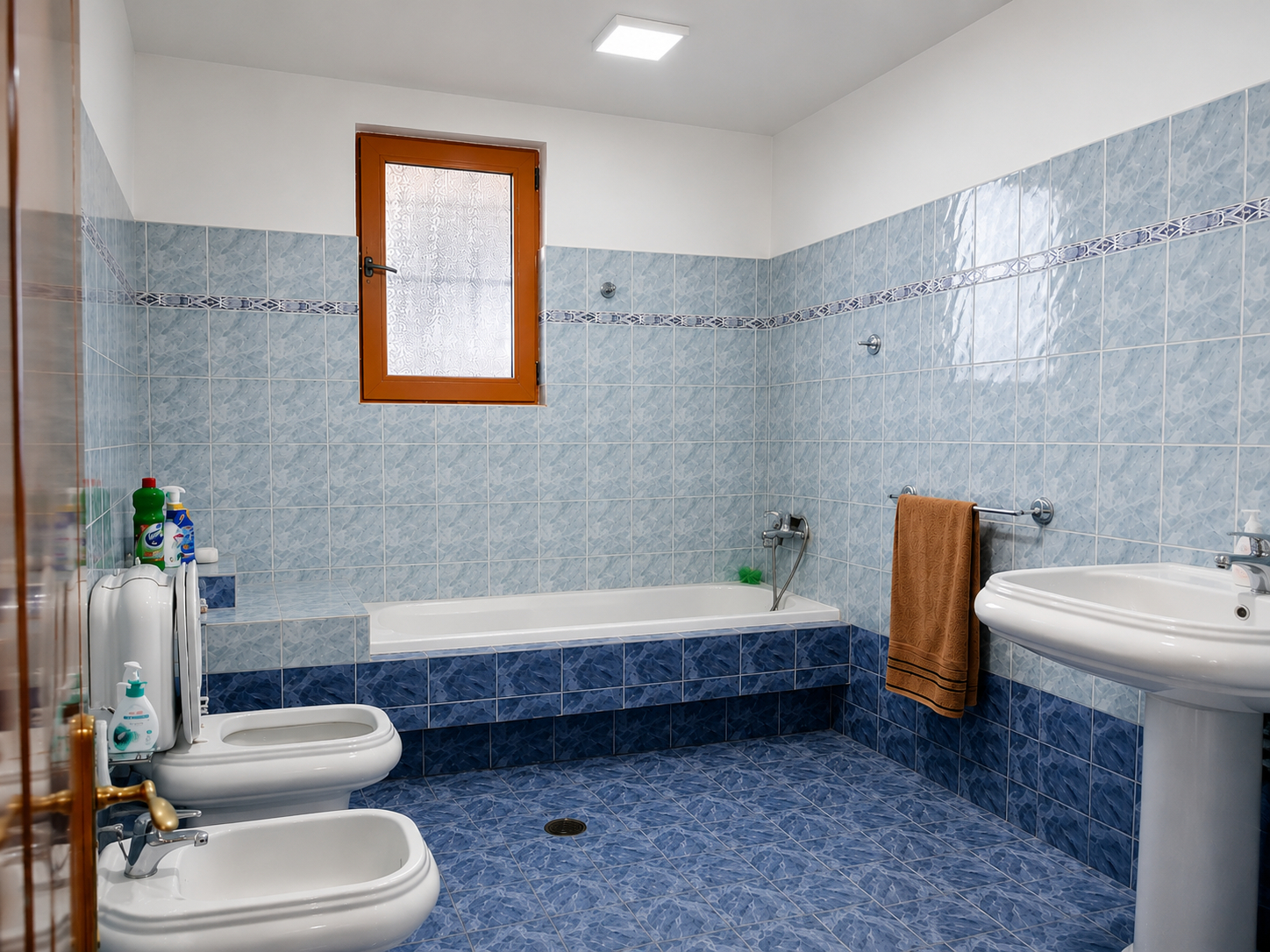 Bathroom 3, Saranda 55, Sarandës