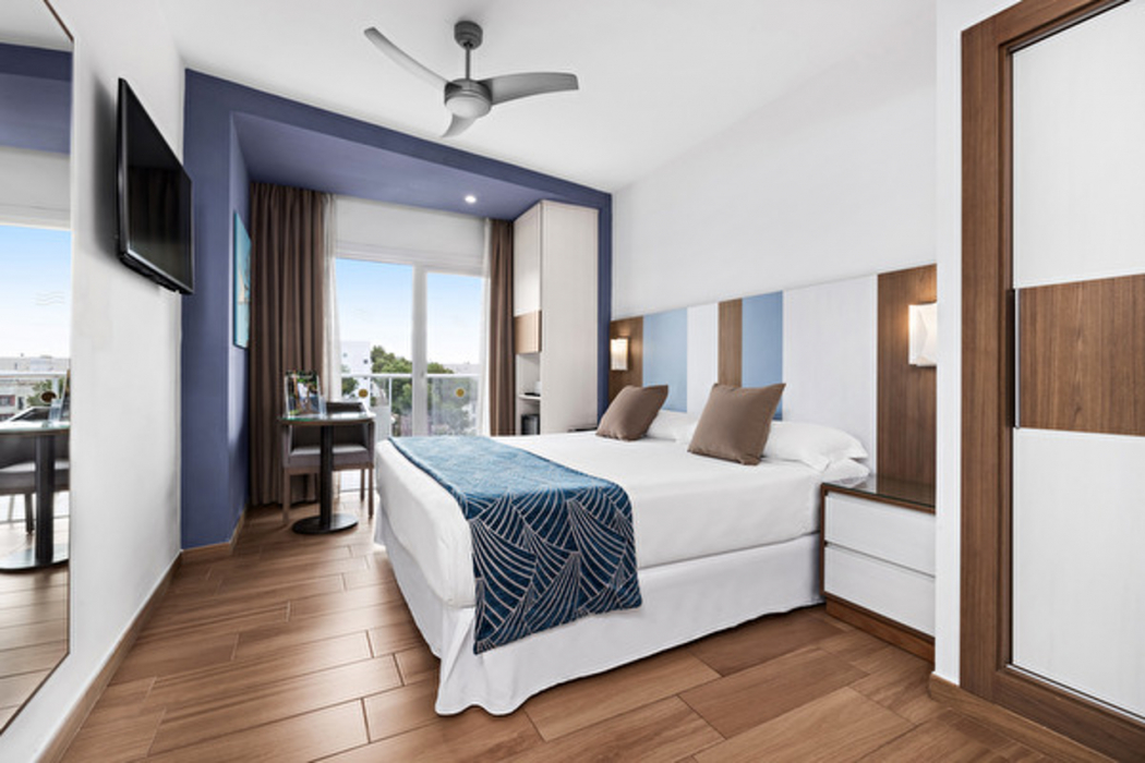 Bedroom 4, Hotel Riu Festival, Baleares