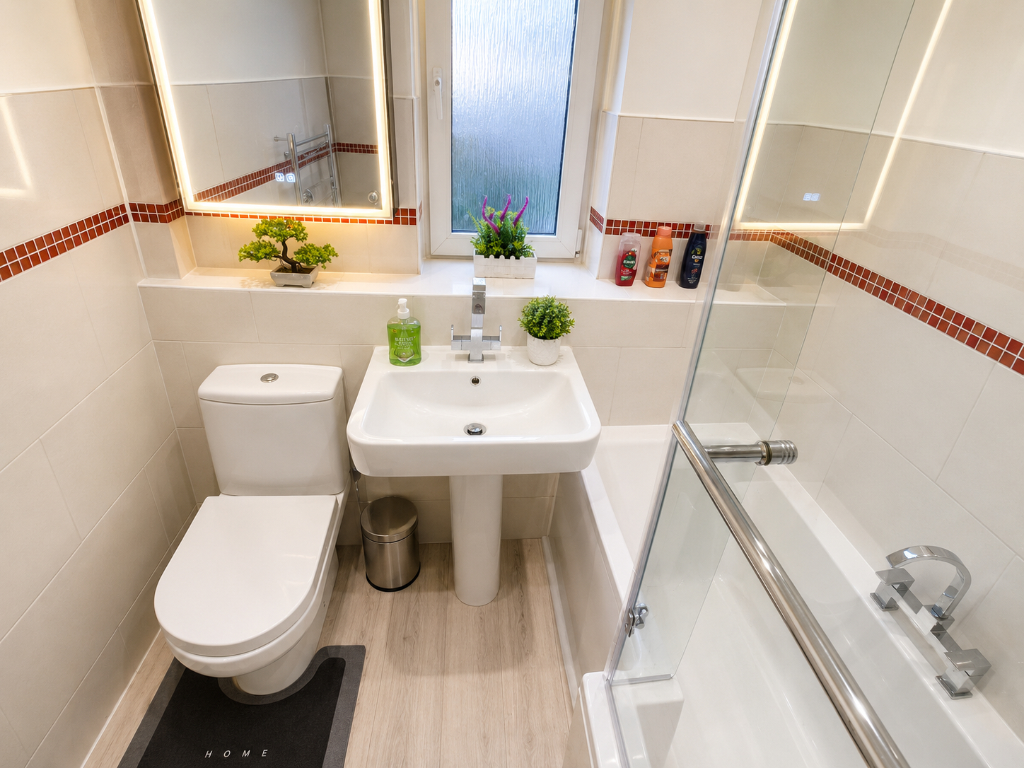 5, Modern Entire Apartment- Self CheckIn Free Parking, Fife
