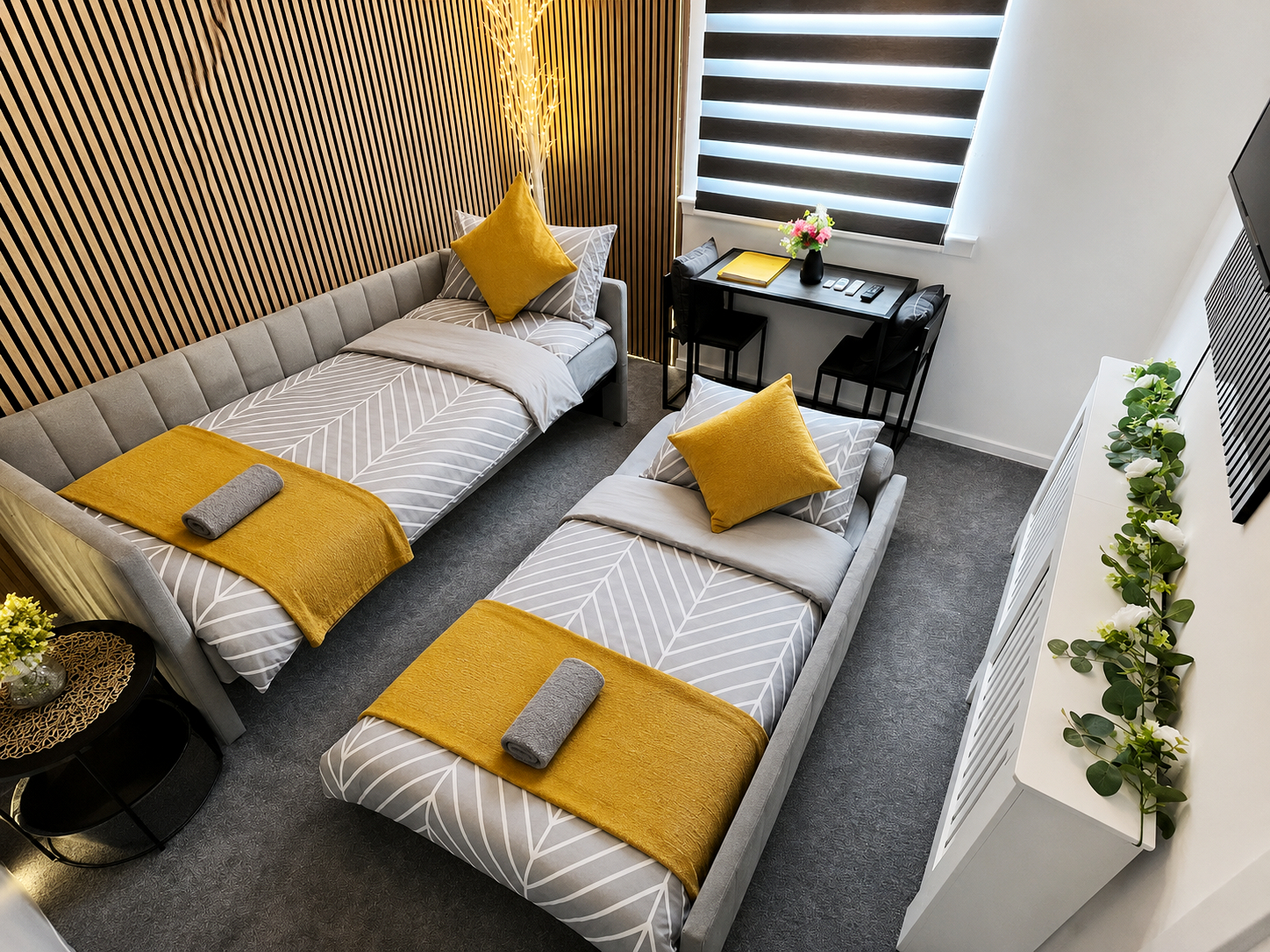 Bedroom 2, Modern Entire Apartment- Self CheckIn Free Parking, Fife
