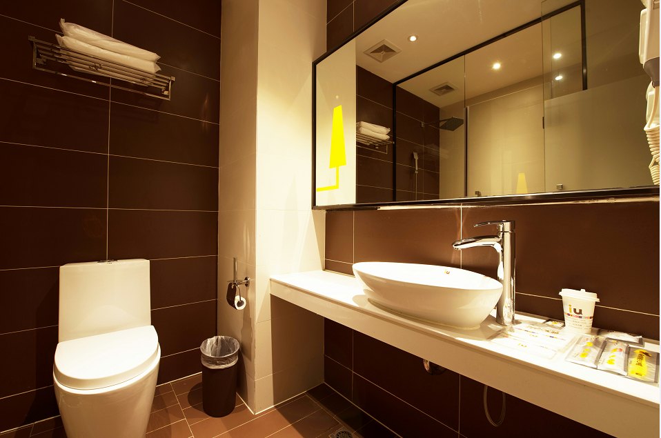 Bathroom 3, IU Hotel Beijing Yizhuang Economic Development Zone 2nd Chuangke Street, Beijing