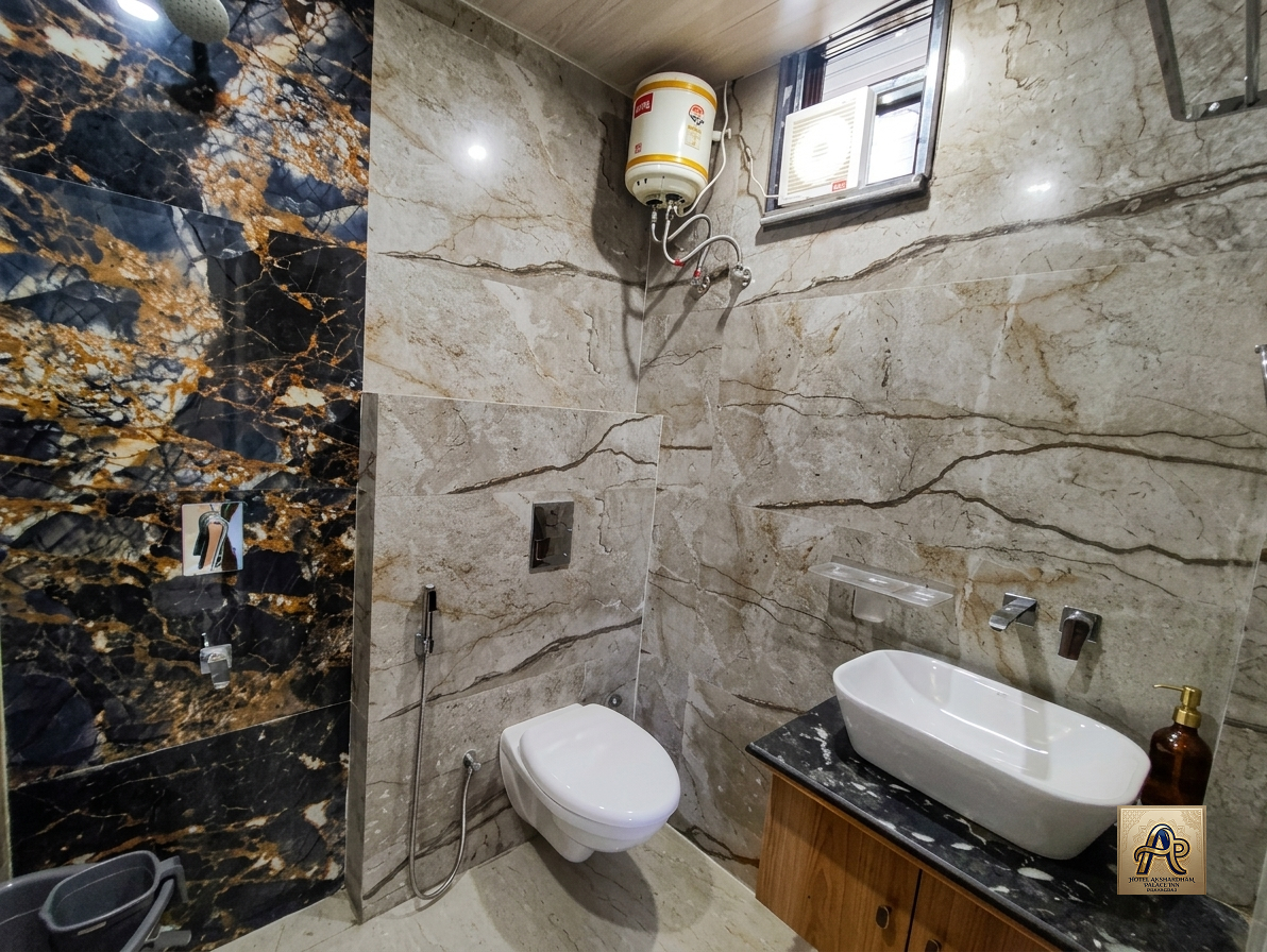Bathroom, HOTEL AKSHARDHAM PALACE INN, Kaushambi