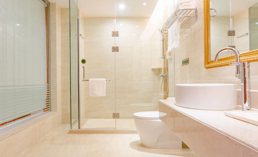Bathroom 3, Vienna Hotel Shandong Qufu Sankong Landscape, Jining