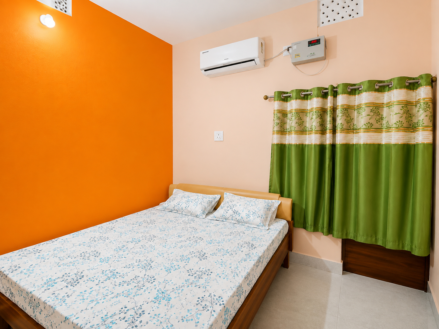 Bedroom 4, Goroomgo Grand Inn lodge Grand Raod Puri, Puri