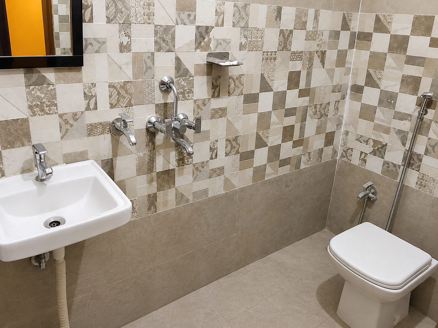 Bathroom, Goroomgo Mahadeva Homes Guest House Prayagraj, Kaushambi