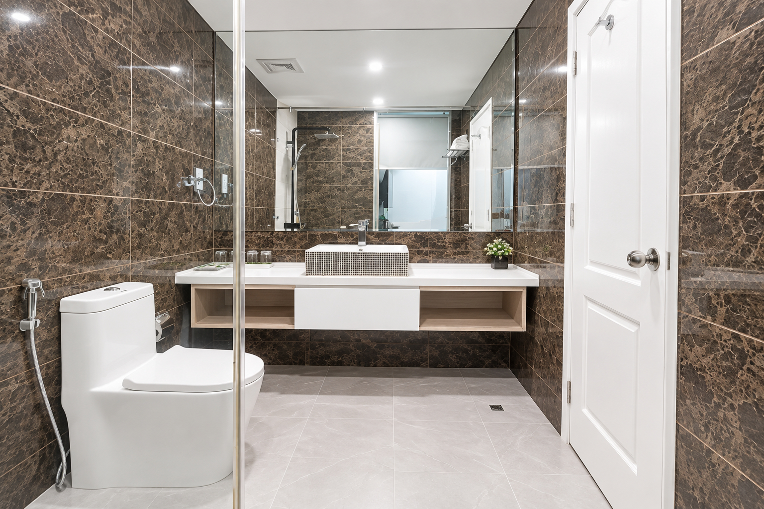 Bathroom 3, RHM Hotel, Da Nang