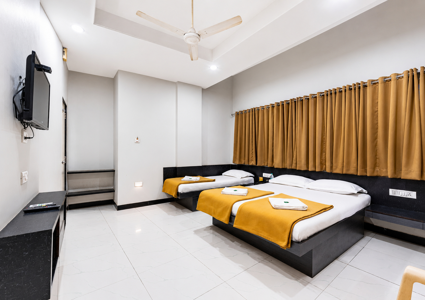 Bedroom 5, Hotel Adarsh 5 Minute Walk From Mahalaxmi Temple Kolhapur, Kolhapur