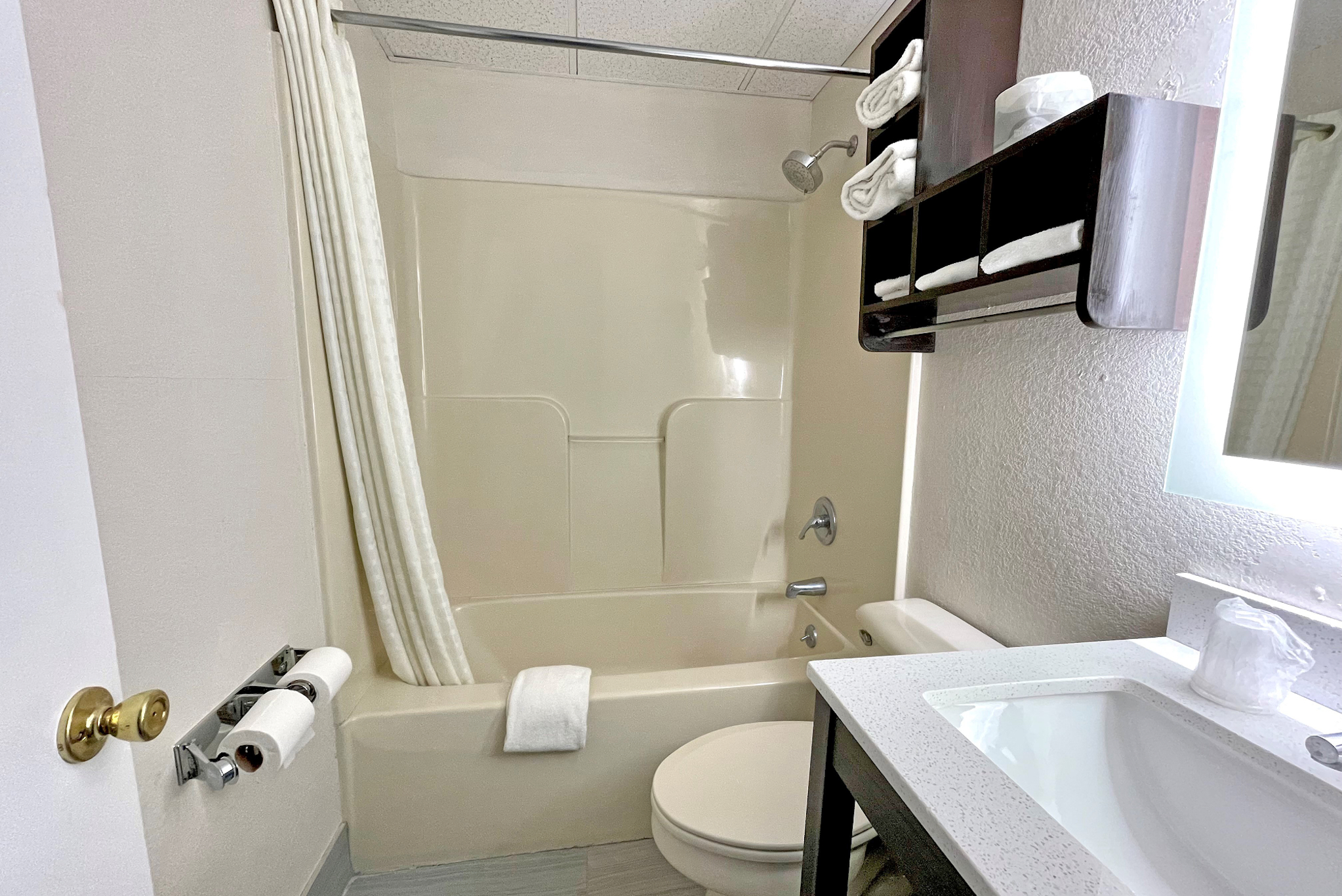 Bathroom 3, Red Carpet Inn Orchard Park - Buffalo, NY, Erie