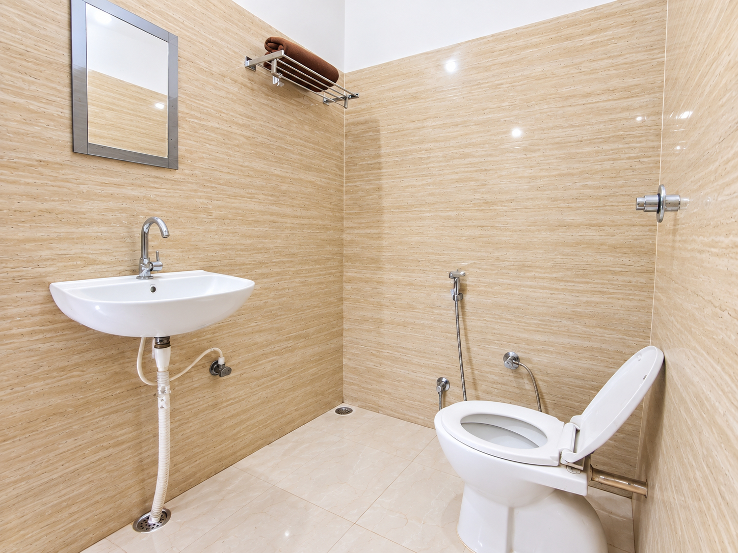 Bathroom 4, LD Guest House, Ayodhya, Faizabad