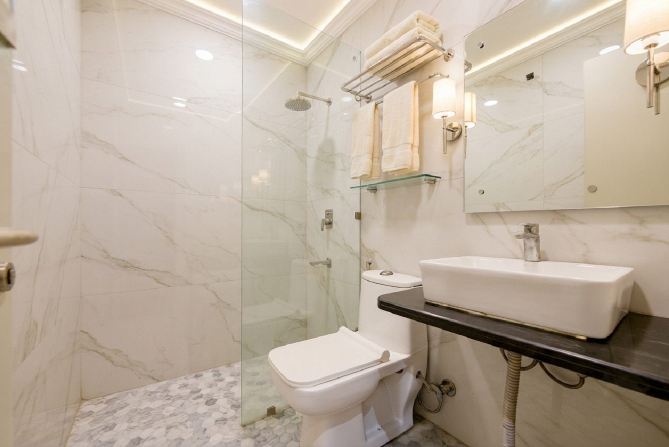 Bathroom, Airport Hotel Square Plaza Delhi, Delhi