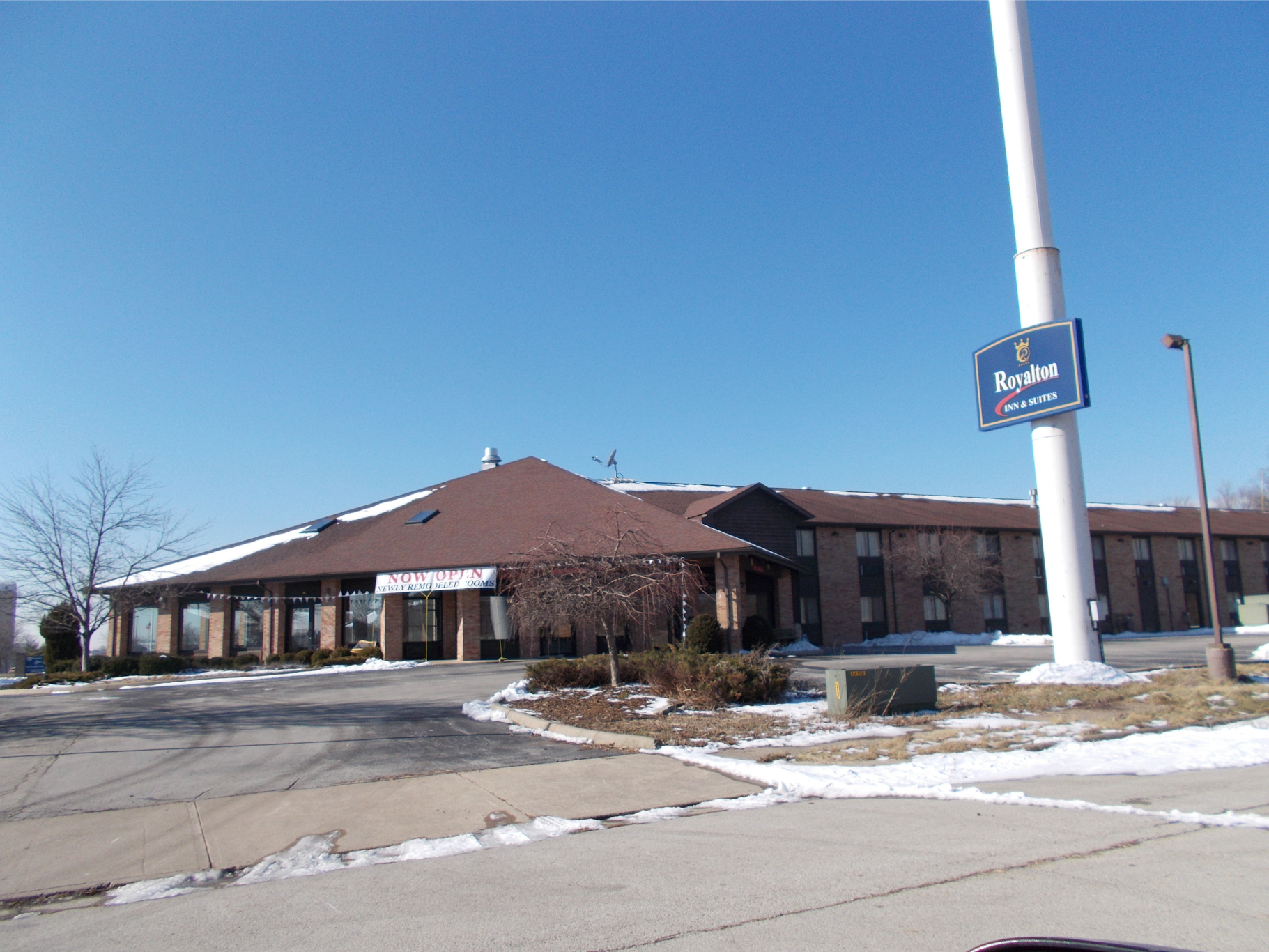 Exterior & Views 1, Royalton Inn And Suites Wilmington, Clinton