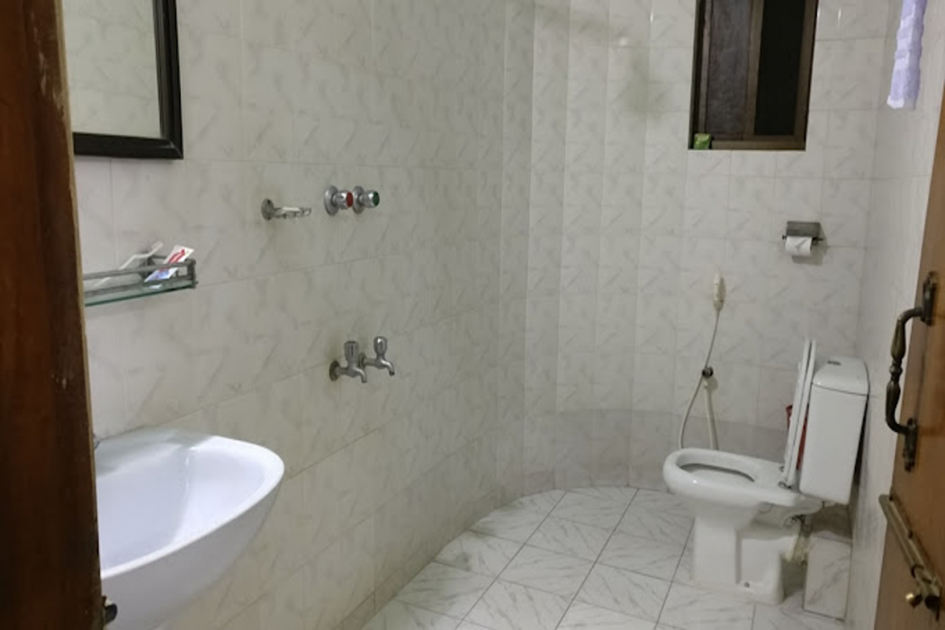 Bathroom, Western Inn International, Khulna