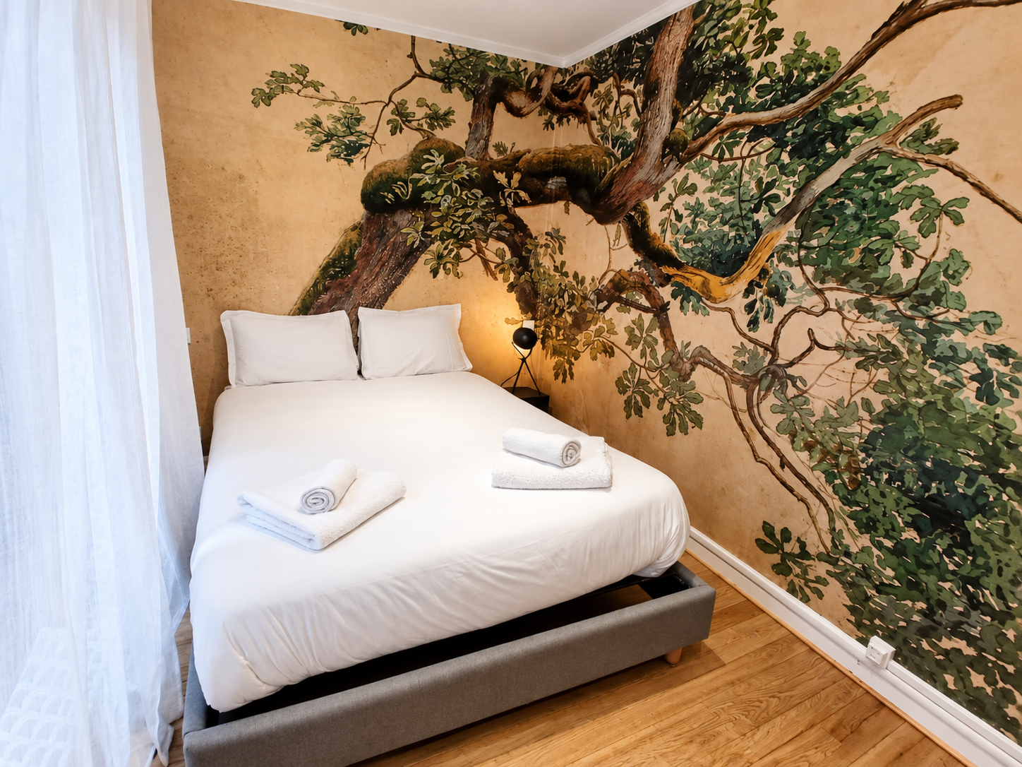 Bedroom 2, Joli T2 centre ville avec cour, climatisation et fibre, Charente