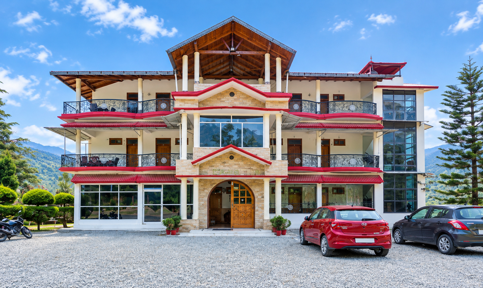 Exterior & Views
