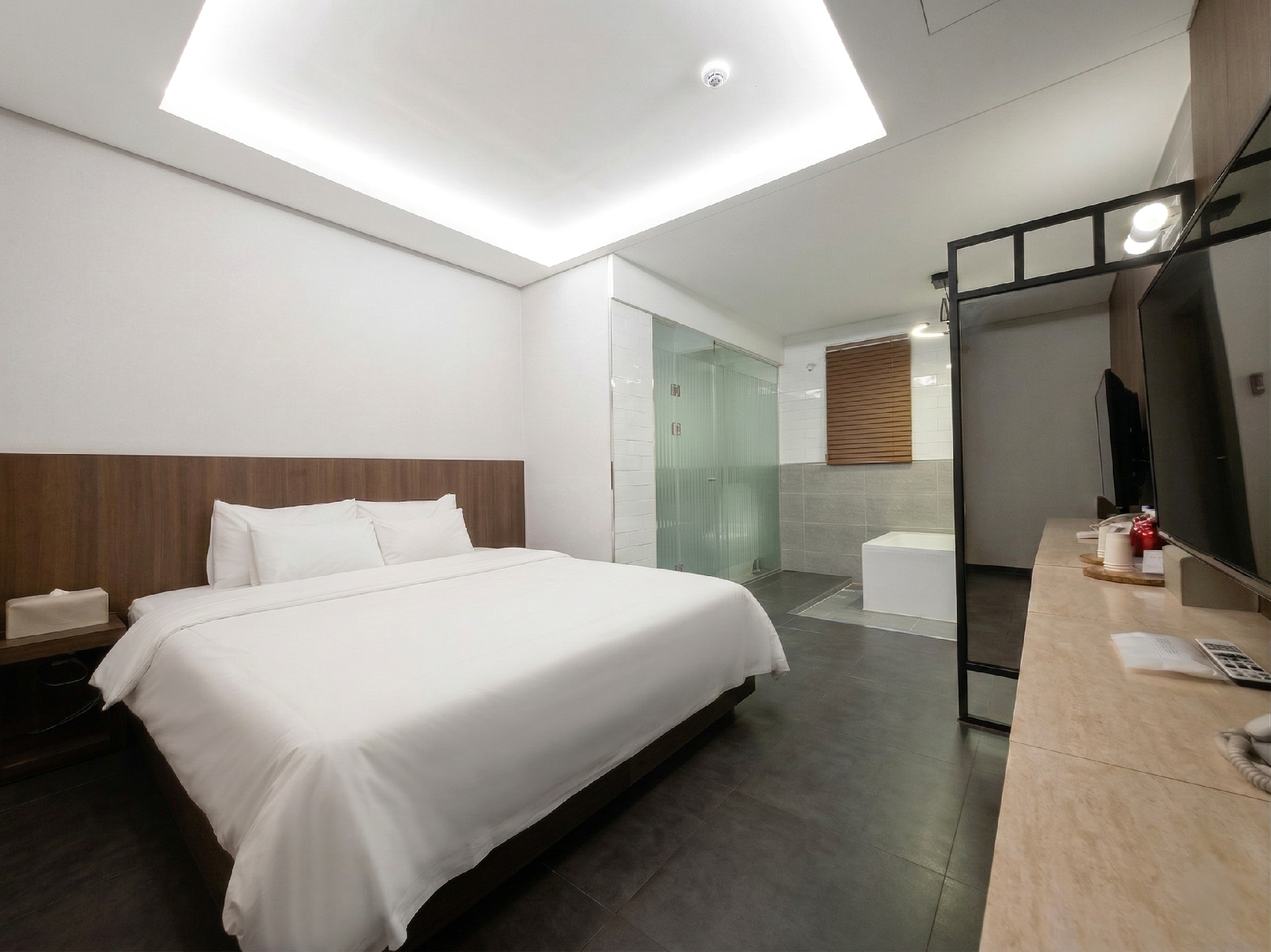 Bedroom 4, Yangsan Mulgeum September Hotel, Yangsan