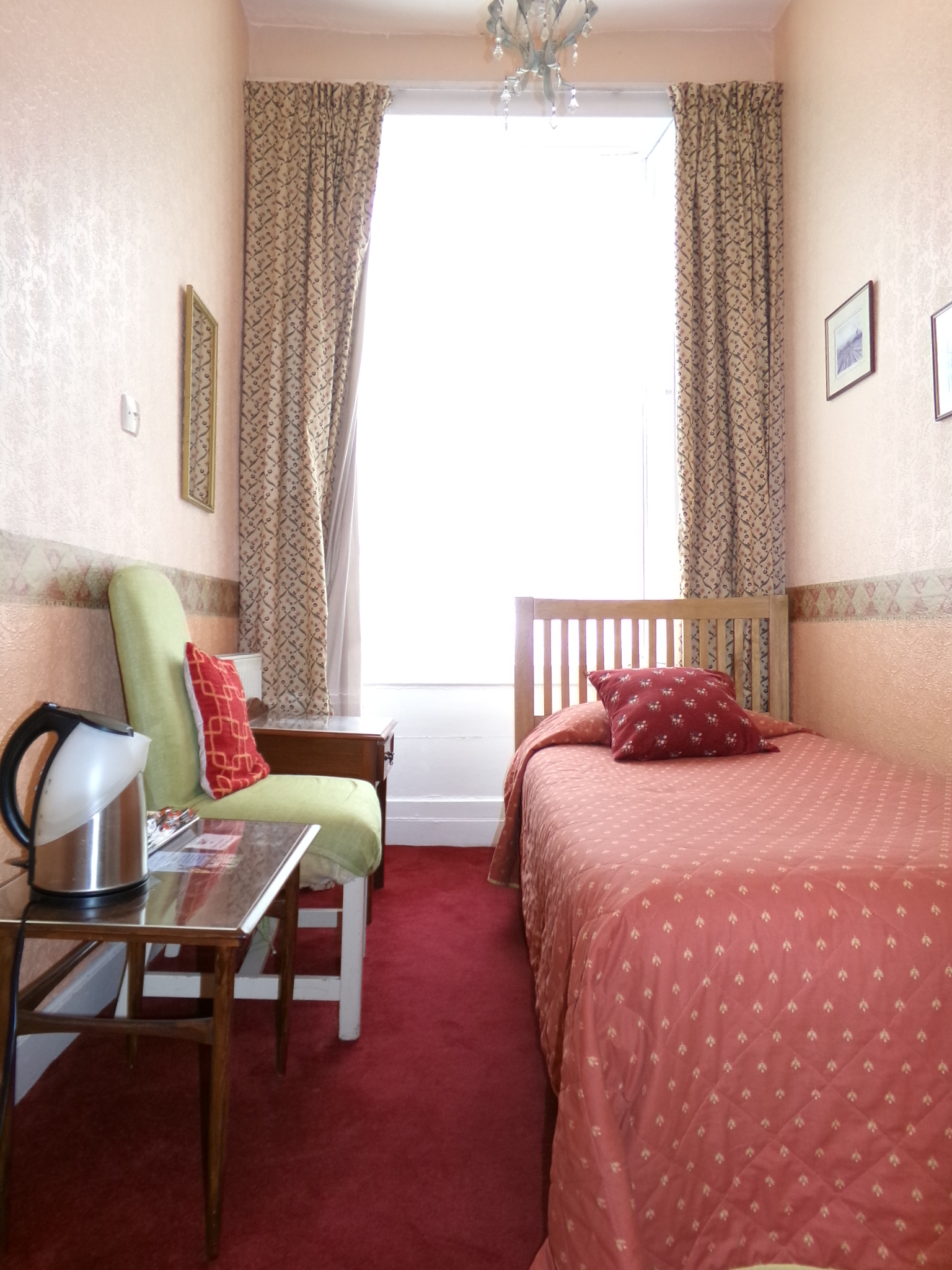 Room 3, Averon Guest House, Edinburgh
