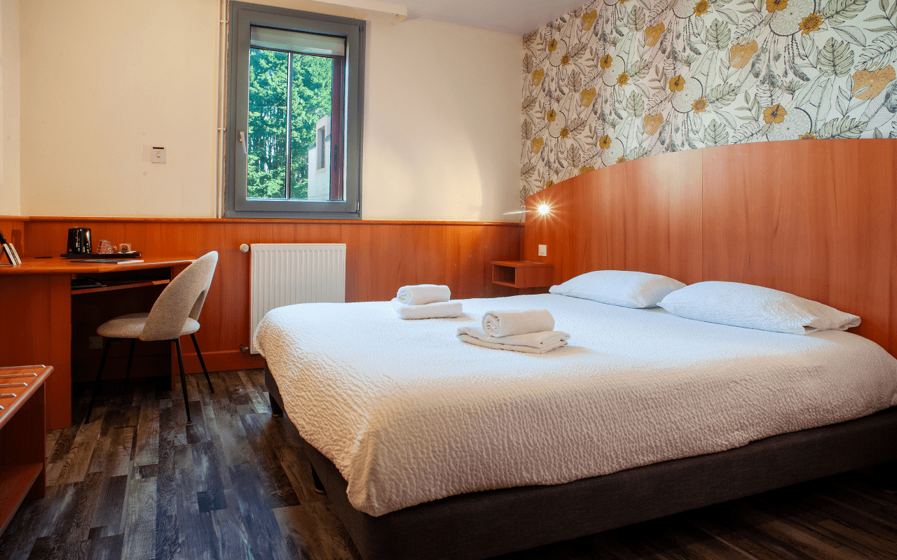 Bedroom, Logis Hôtel Les Fontaines, Côtes-d'Armor