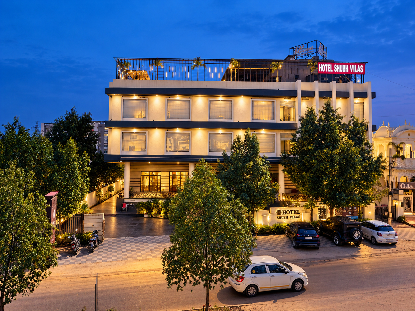 Exterior & Views