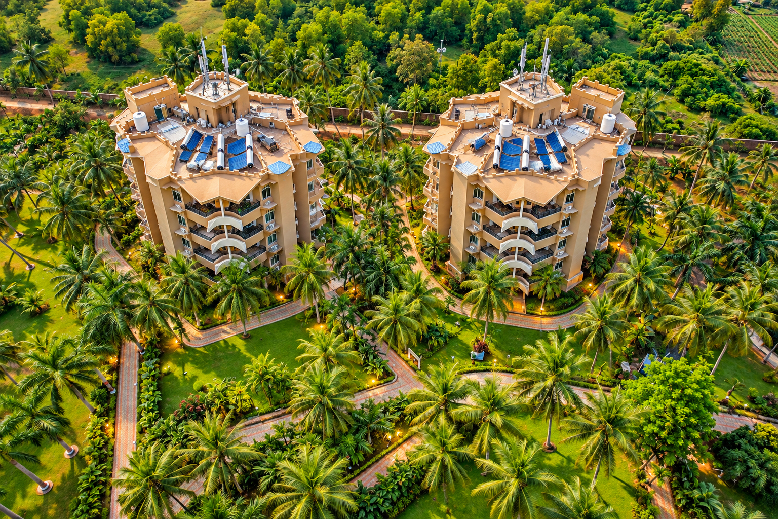 Exterior & Views
