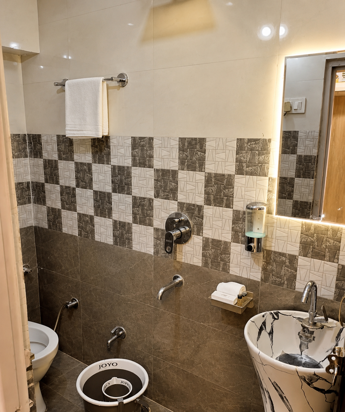 Bathroom, Hotel Koyal Mandi, Mandi