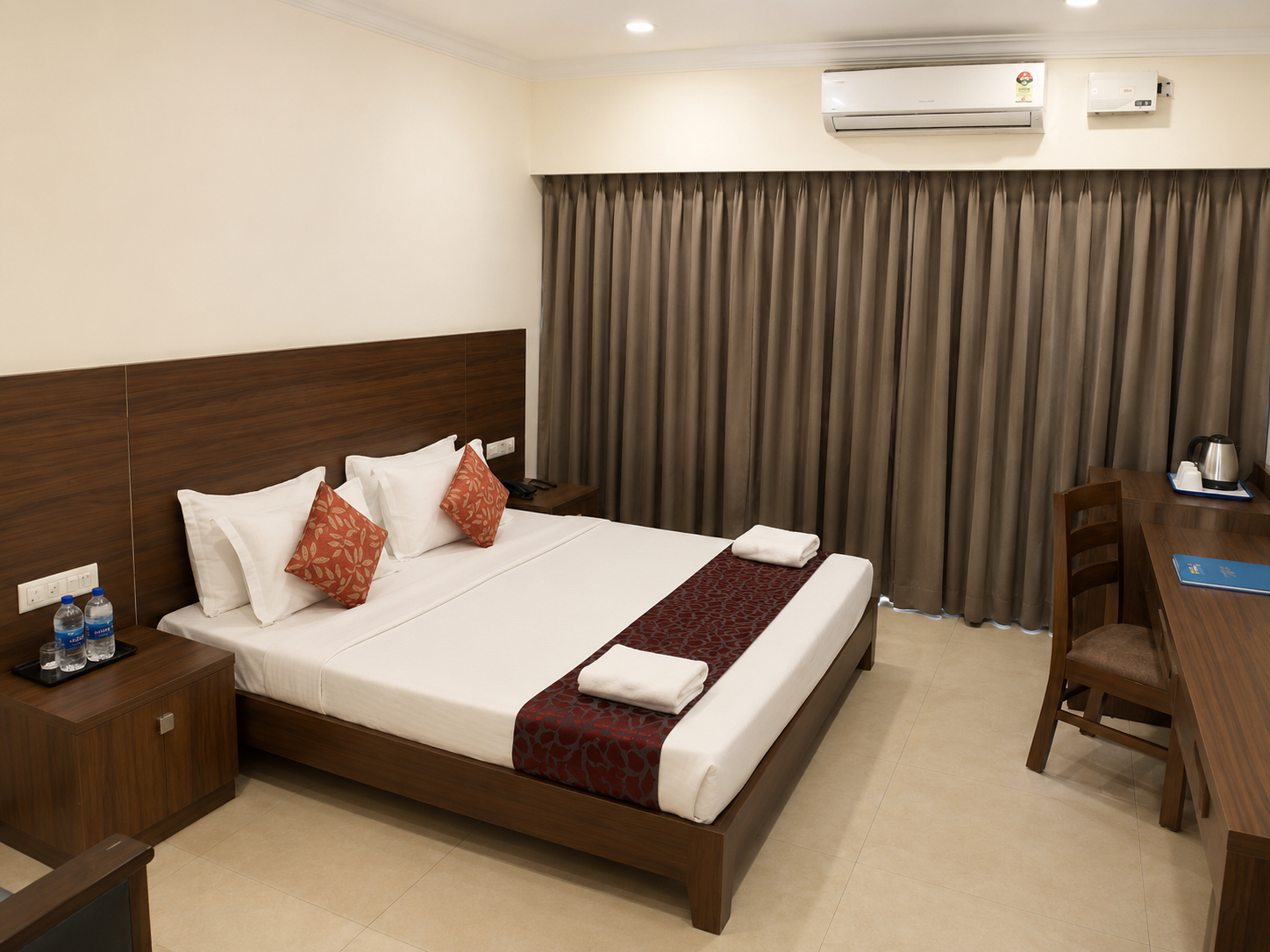 Others 3, Hotel Sandra Palace, Theni