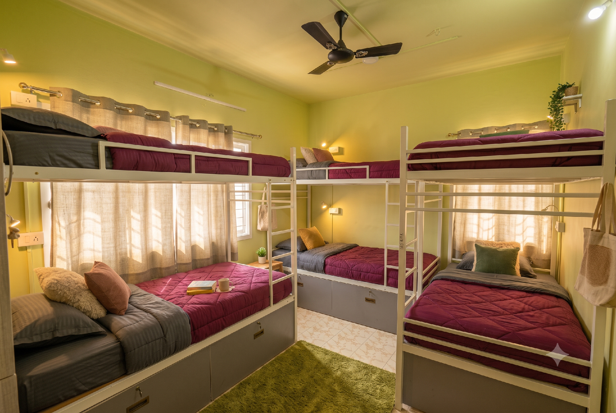 Bedroom 3, Cayzen Backpackers Hostel Perungudi, Chennai