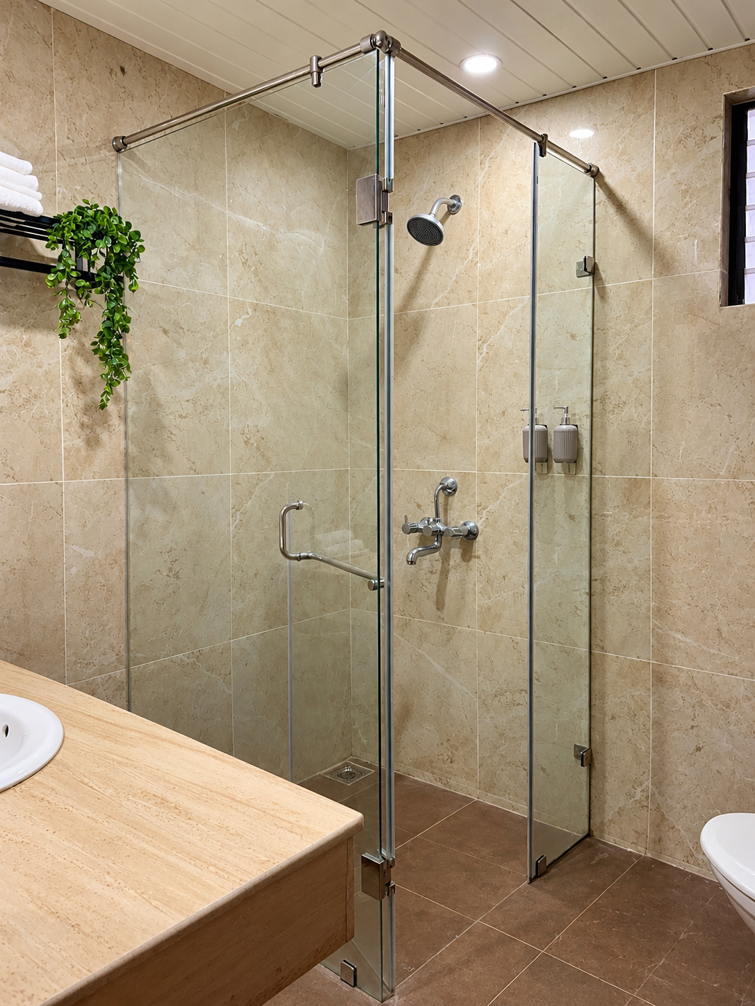 Bathroom, Hotel Centro, North Goa