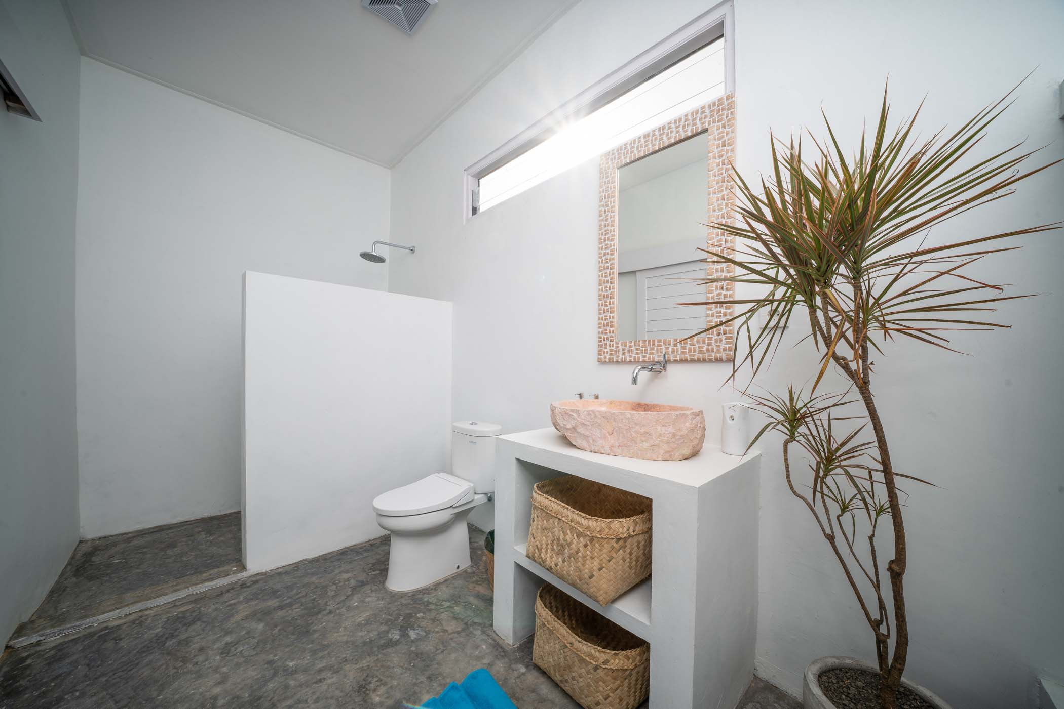 Bathroom 5, Kelana Uluwatu, Badung