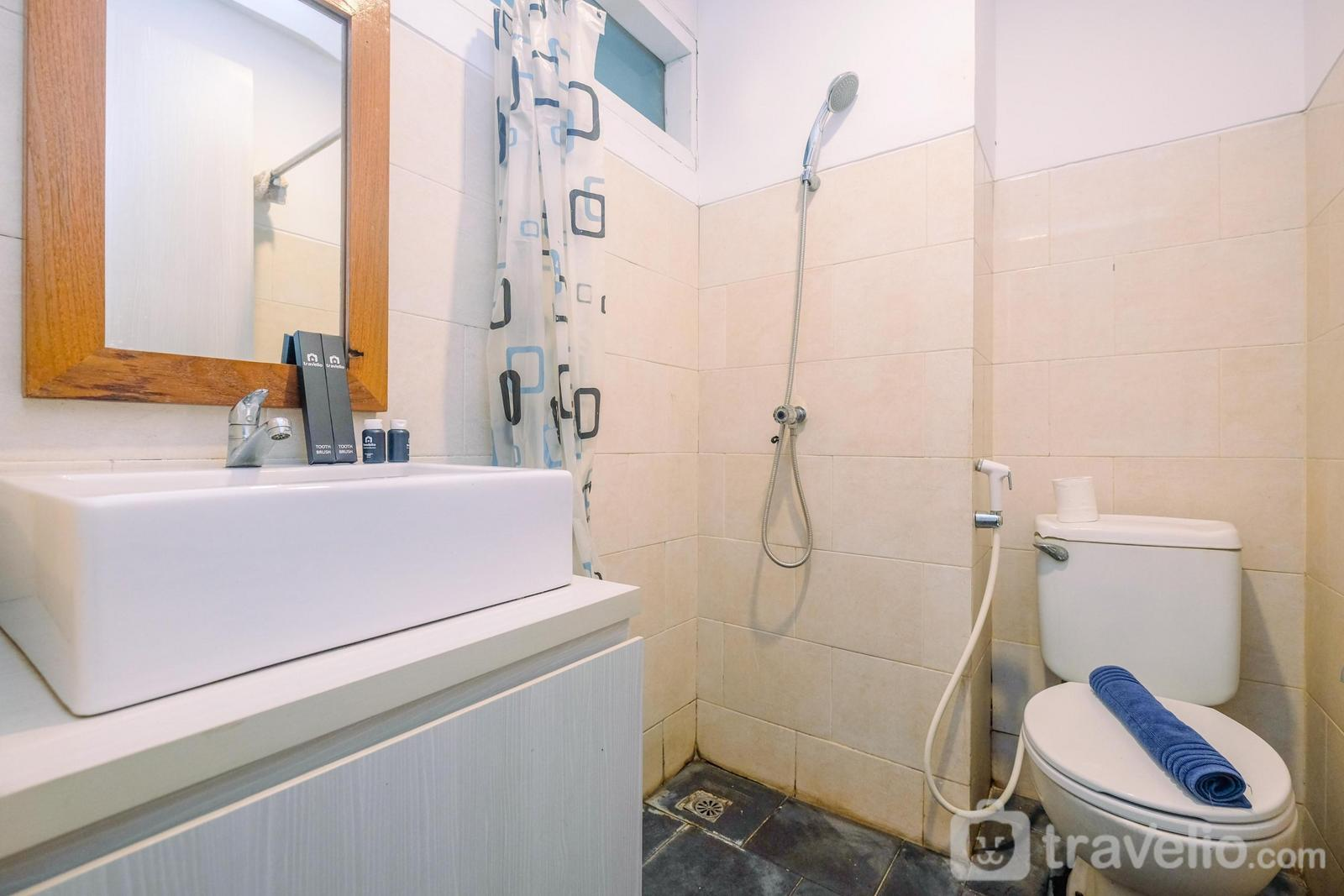 Bathroom 4, Furnished @ 1BR Margonda Residence 1 By Travelio, Depok
