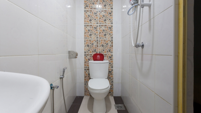 Bathroom, ZEN Rooms Basic Sepang, Sepang