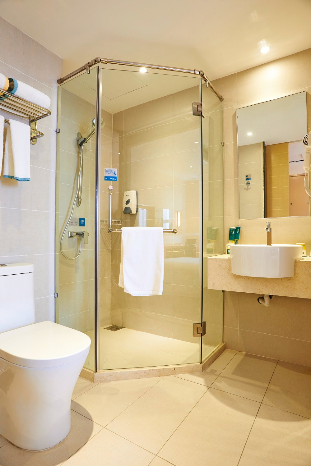 Bathroom, city comfort hotel kuala Lumpur city centre, Kuala Lumpur