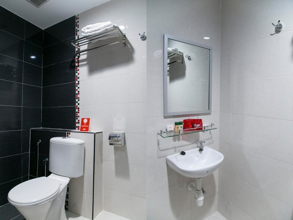 Bathroom, OYO Rooms Little India Penang, Pulau Penang