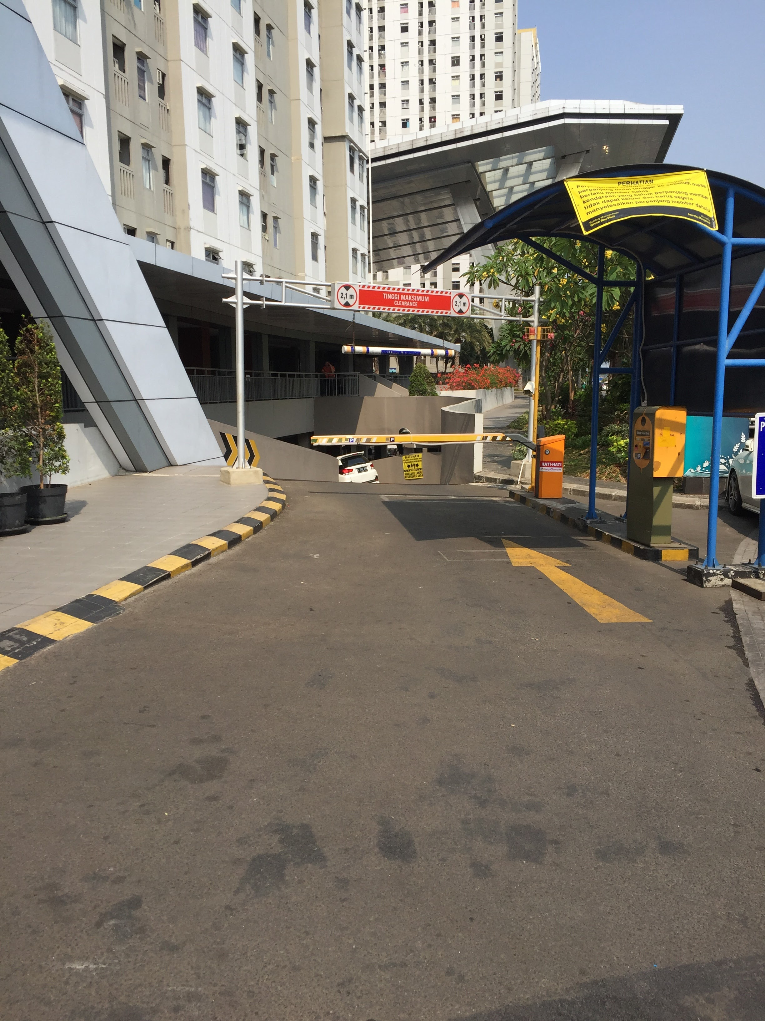 Public Area, Homey Green Bay Pluit Studio Apartment By Travelio, Jakarta Utara