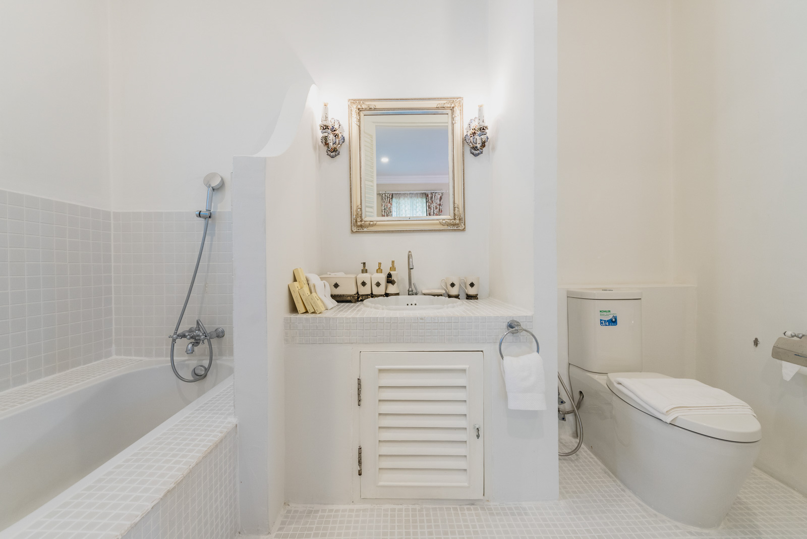 Bathroom 5, Rosario Oasis Resort, San Sai