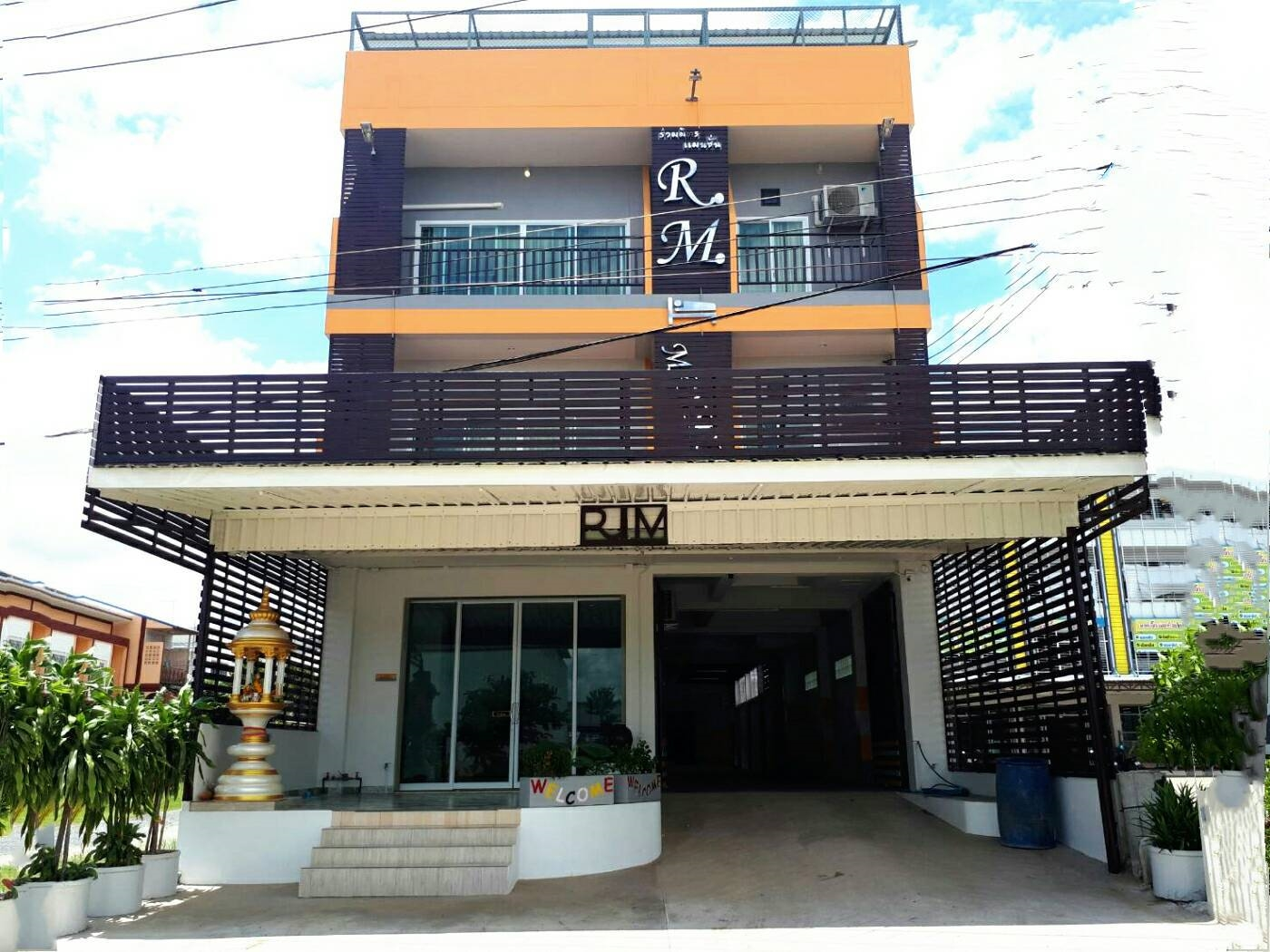 R.M. Mansion Surin, Muang Surin