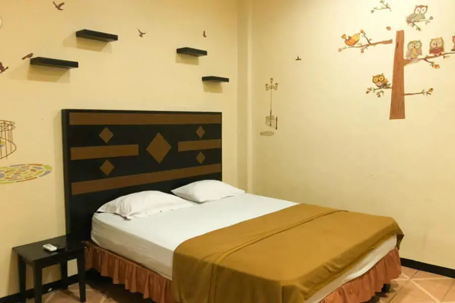 Bedroom 4, RedDoorz @ Sparkling Hotel Surabaya, Surabaya