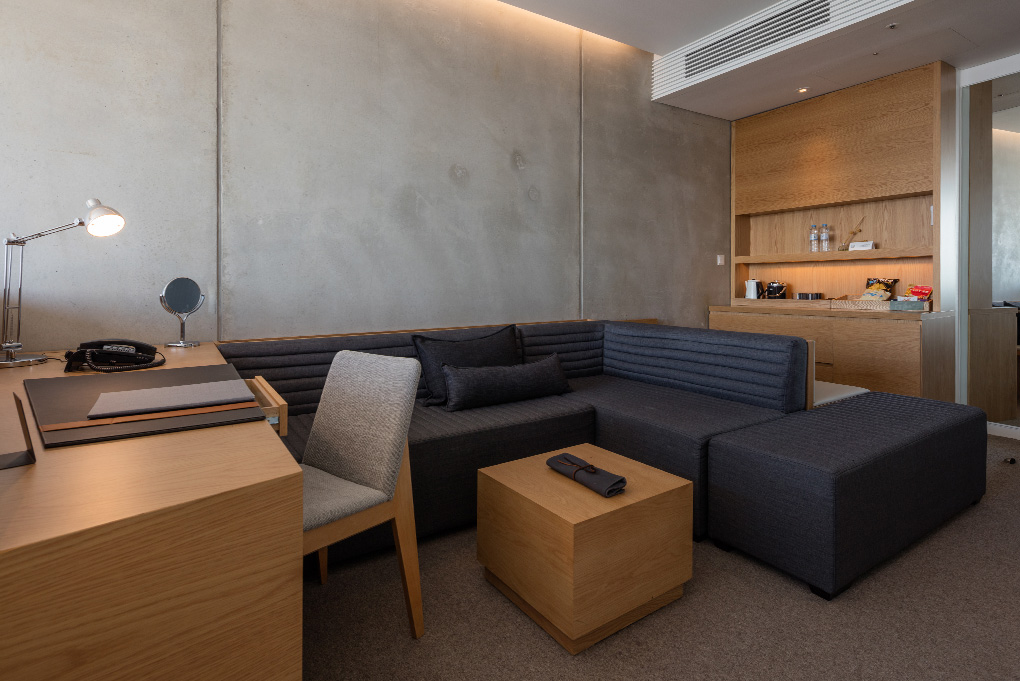 Others, Nest Hotel, Jung