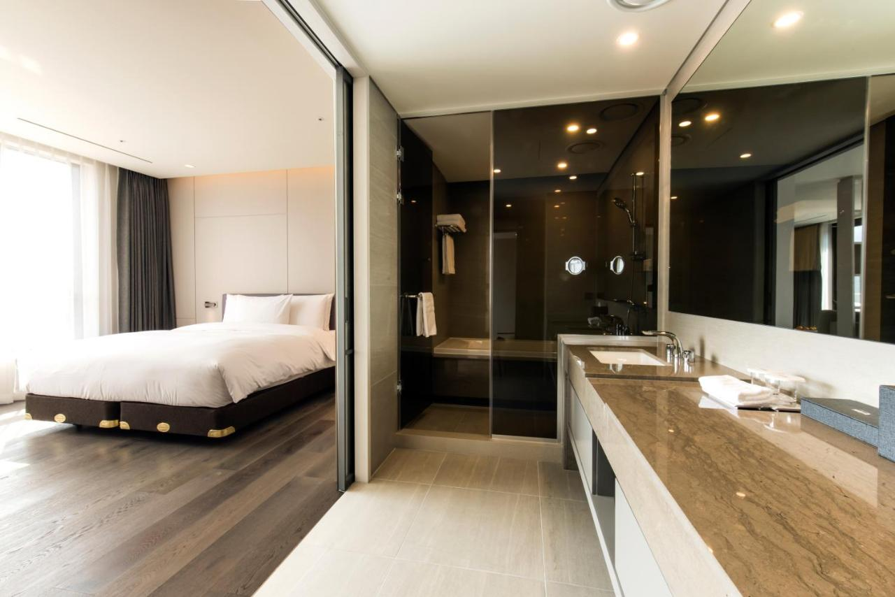 Bedroom 2, Hotel Nanta, Jeju
