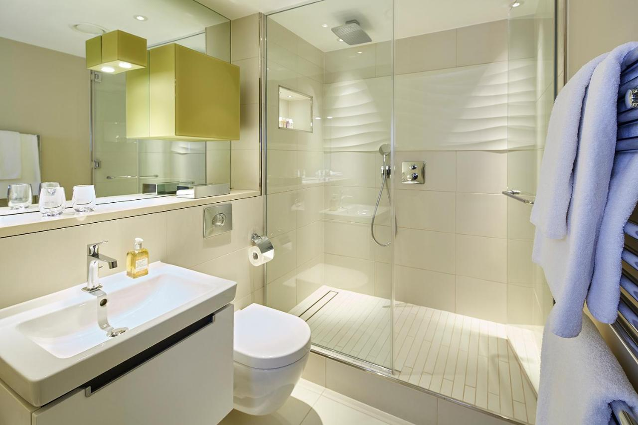 Bathroom 5, Cheval Three Quays at The Tower of London, London