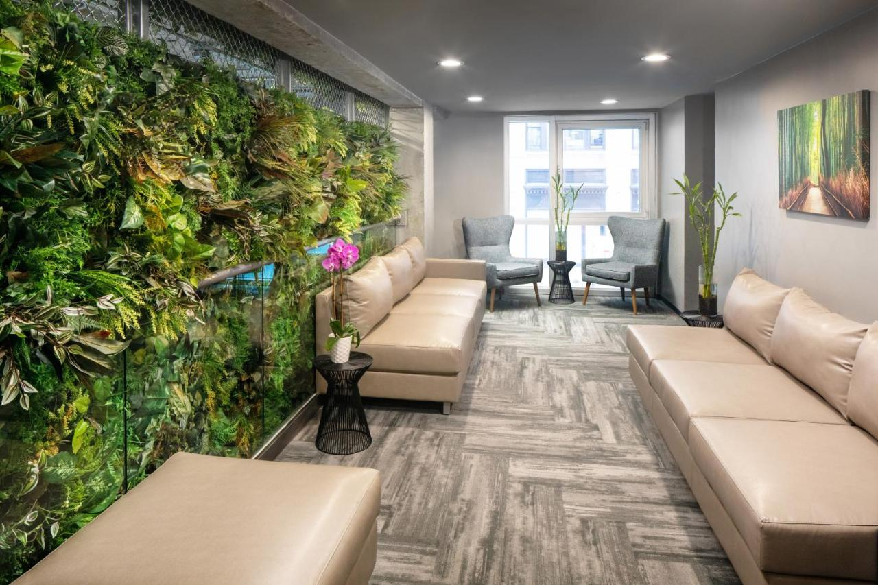 Public Area 3, Henn na Hotel New York, New York