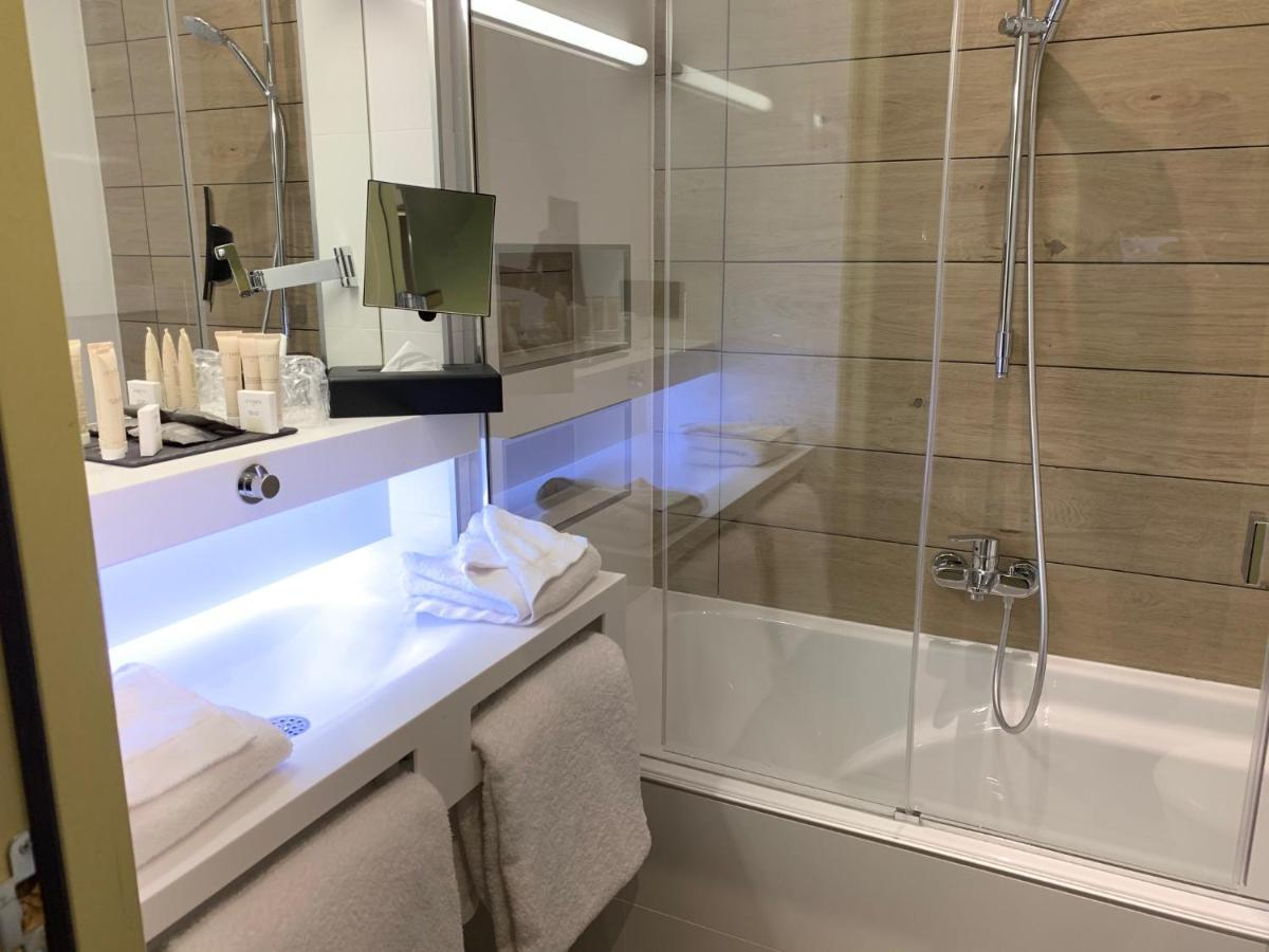 Bathroom, Hôtel B55, Paris