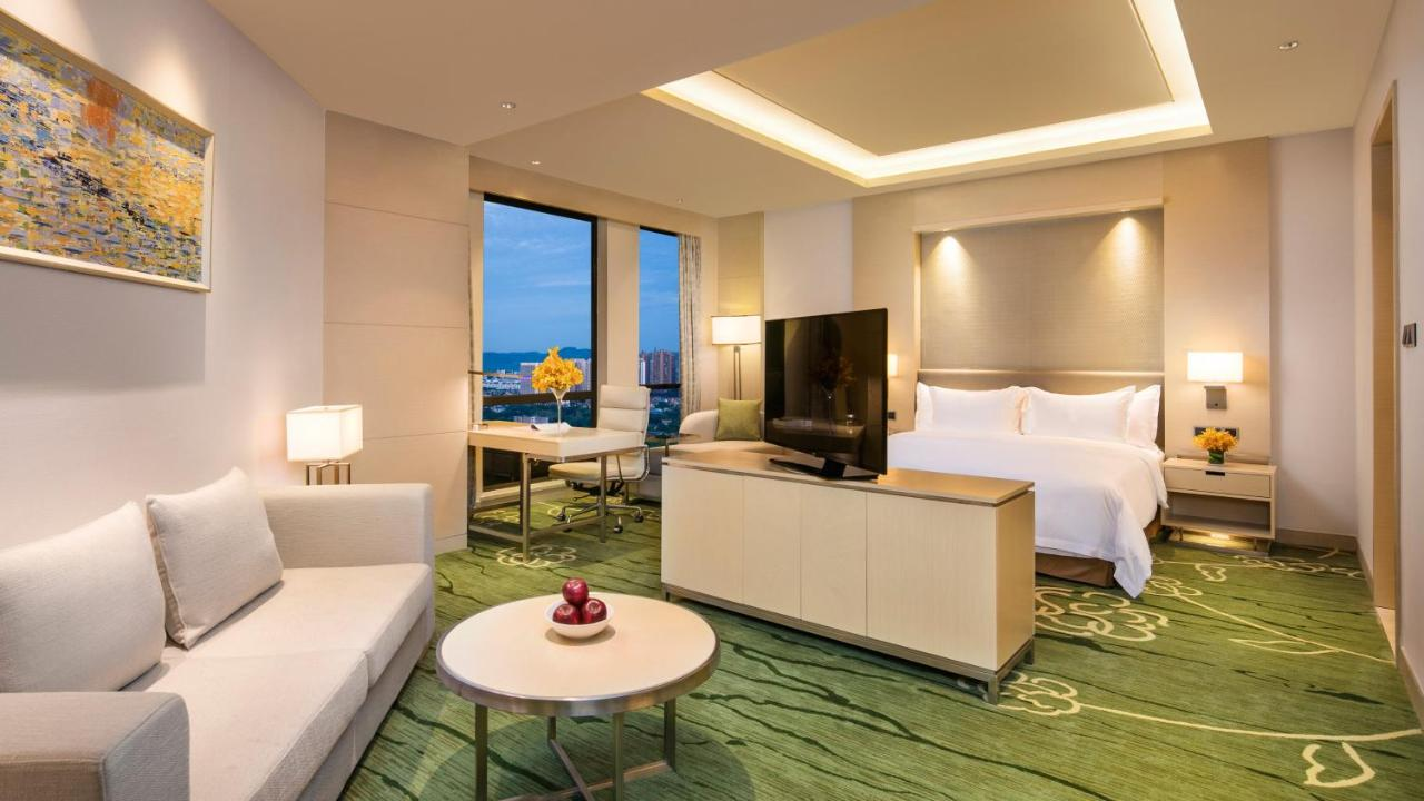 Bedroom 2, Holiday Inn CHONGQING UNIVERSITY TOWN by IHG, Chongqing